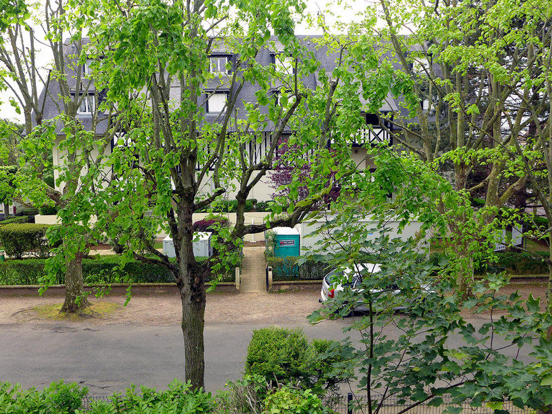 Hotel Le Medicis Cabourg Exterior foto